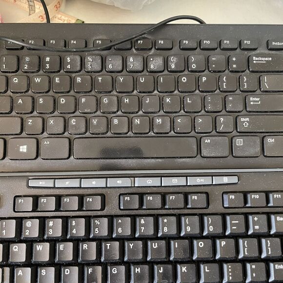 Lot of 4 Keyboards 2 Mouses For Repair Or Parts K520, K540 Logi Logitech Broken - Picture 6 of 16